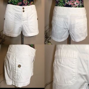 Old Navy Women's White Buttoned Bermudas
